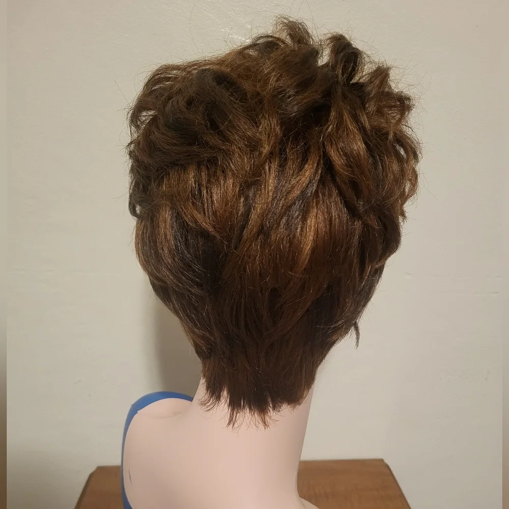 Beshe Short Wig - 652